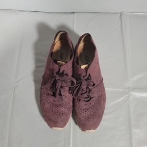 UGG Australia Tye Women's Lace Up Leather Fashion Sneakers